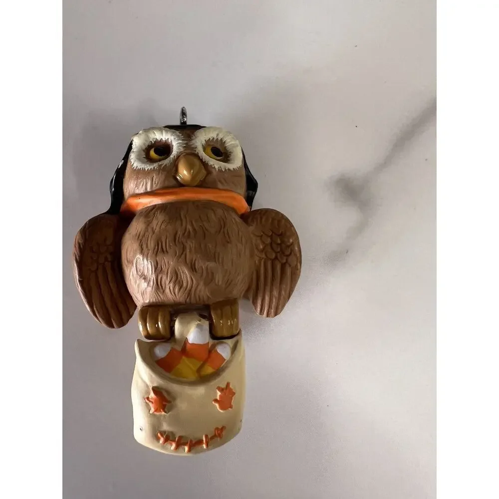 Vintage Hallmark 1300 Old Oak Road 